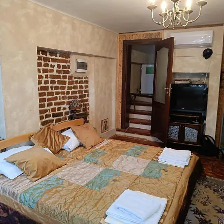 Maisonette In Kapana, *